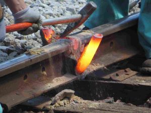 بازسازی و نوسازی راه آهن
